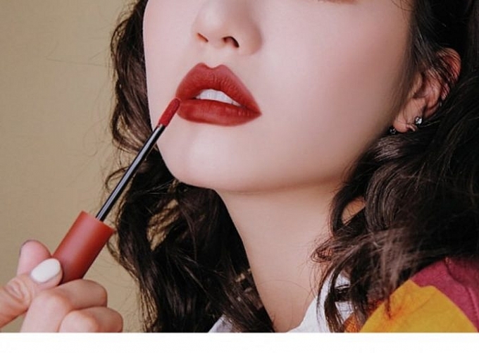 Bí quyết giúp trang điểm lâu trôi trong ngày hè