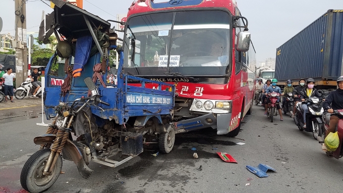 Rủi ro từ những chuyến xe đưa đón công nhân