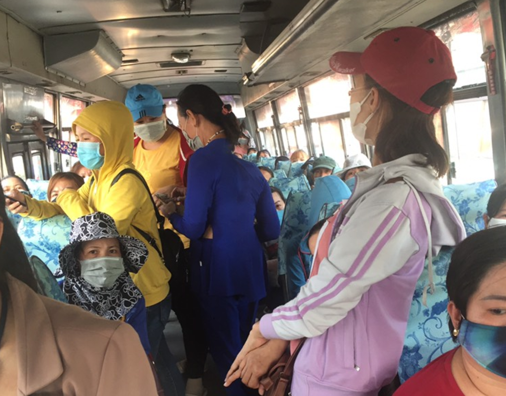 Rủi ro từ những chuyến xe đưa đón công nhân