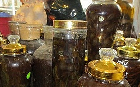 Liên tiếp xảy ra ngộ độc rượu: Ban Quản lý An toàn thực phẩm TP. HCM đưa ra khuyến cáo