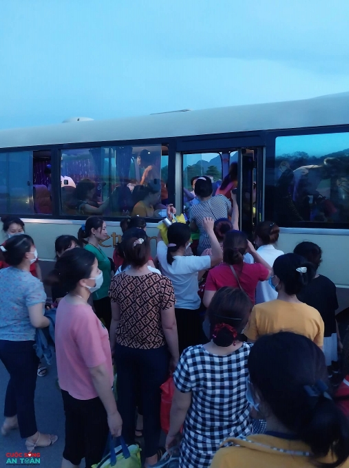 Cần nâng cao chất lượng xe đưa – đón công nhân ở Thanh Hóa