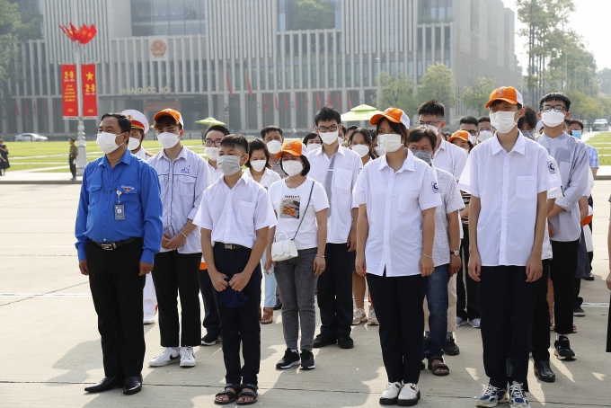 Học sinh giỏi và gia đình CNVCLĐ tiêu biểu báo công dâng Bác