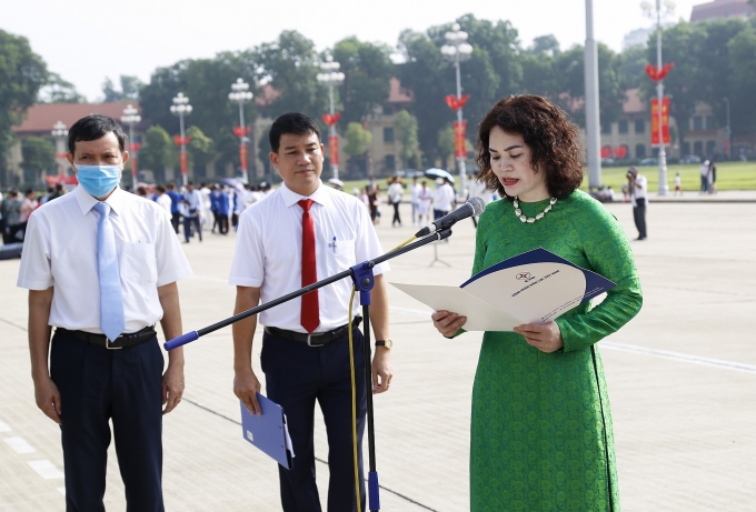 Học sinh giỏi và gia đình CNVCLĐ tiêu biểu báo công dâng Bác