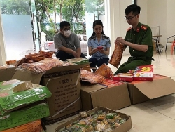 Liên tiếp phát hiện bánh kẹo Trung thu nhập lậu chuẩn bị tuồn ra thị trường