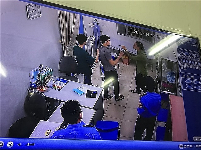 Phải xem hành vi tấn công thầy thuốc là chống người thi hành công vụ