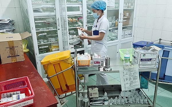 Nhiều ý kiến kiến nghị giá mua sắm trong y tế không nên chọn giá thấp nhất mà cần quy định rõ chọn giá hợp lý nhất phù hợp với điều kiện của từng cơ sở, từng chuyên khoa…; quy định rõ các bước, các hội đồng có quyền xác định nhu cầu thực tế là phù hợp. Ảnh: minh hoạ