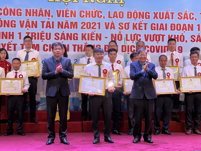 Lao động xuất sắc tiêu biểu góp phần tháo gỡ vấn đề khó của đơn vị, doanh nghiệp