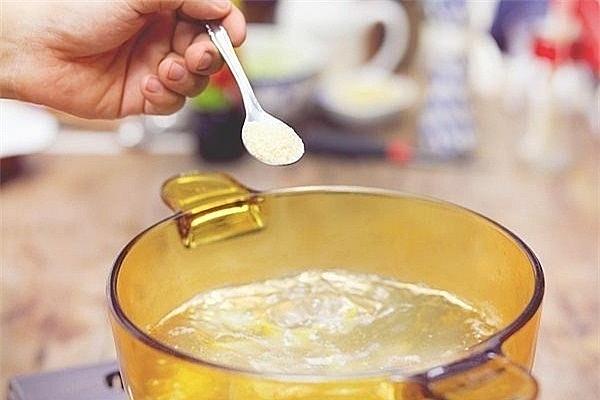 Chỉ nên sử dụng một lượng nhỏ mì chính thích hợp để ăn ngon miệng hơn.