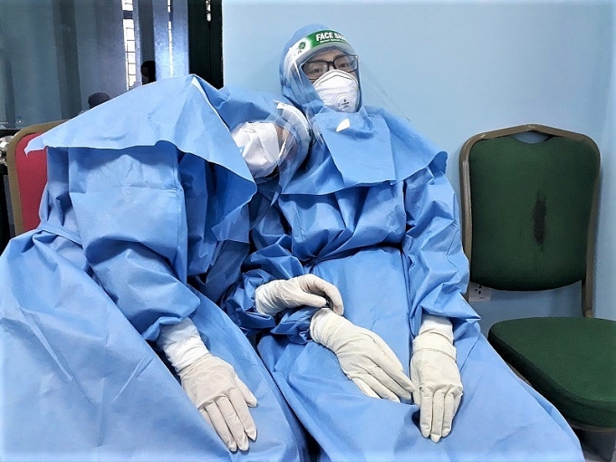 Đề xuất xếp lương bậc 2, nâng phụ cấp lên 100% cho nhân viên y tế