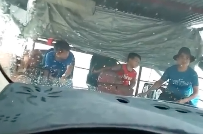 Bé trai 12 tuổi điều khiển phà gây hoang mang và lo lắng về an toàn