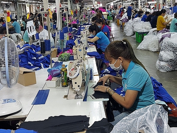 Không có giao kết hợp đồng lao động: Xử phạt thế nào?