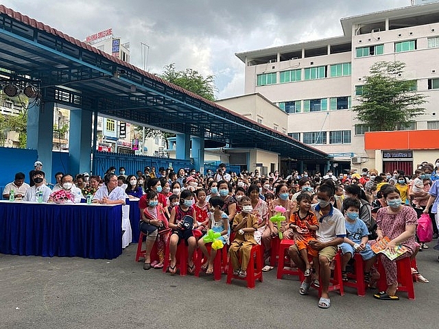 “Đêm hội trăng rằm” xoa dịu nỗi đau bệnh tật cho các bệnh nhi TP. HCM