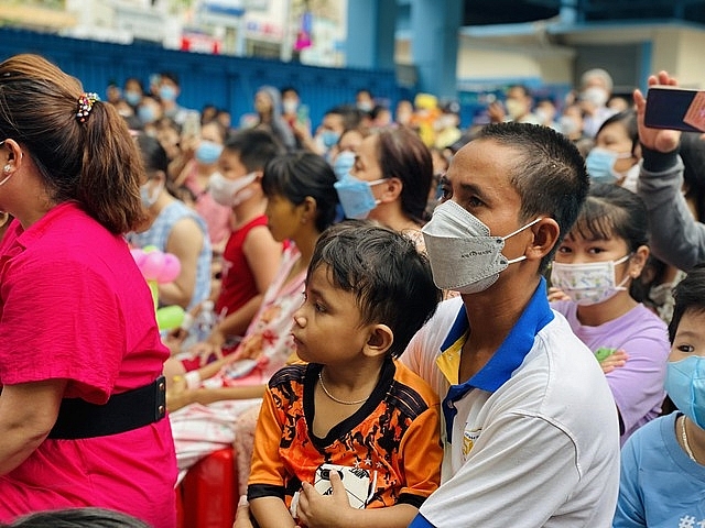 “Đêm hội trăng rằm” xoa dịu nỗi đau bệnh tật cho các bệnh nhi TP. HCM