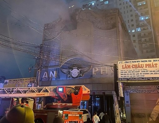 Vụ cháy quán karaoke ở Bình Dương: Cộng đồng bất an, bức xúc về vấn nạn “karaoke bẩn”