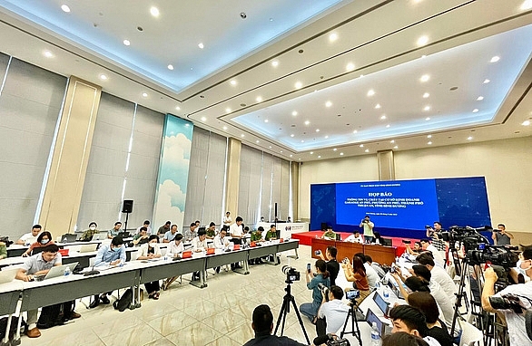 Toàn cảnh buổi họp báo. Ảnh: CHÂU TUẤN