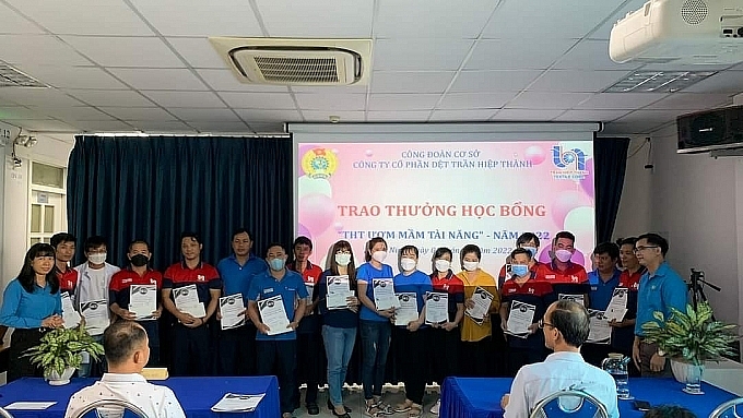 Quỹ hỗ trợ đột xuất cho công nhân khó khăn vay để ngăn ngừa tín dụng đen