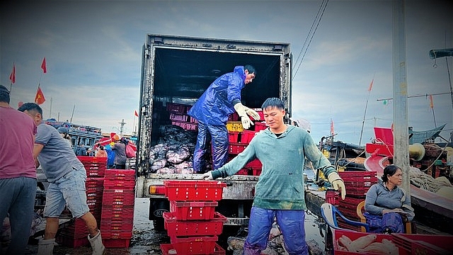 Cấm đường bộ, đường biển và hoàn tất di tản trước khi siêu bão Noru đổ bộ