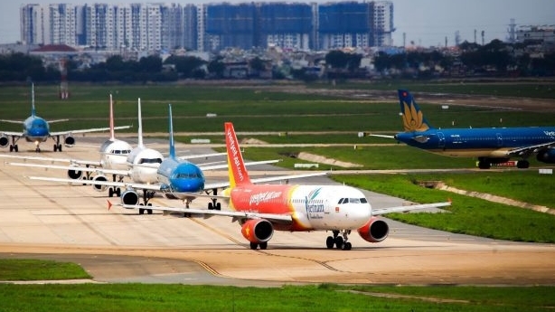 5 sân bay đóng cửa và hàng trăm chuyến bay đến miền Trung phải hủy vì bão Noru