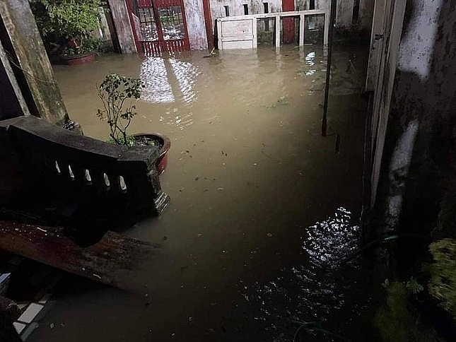 Ảnh hưởng bão Noru: nhiều nơi ở miền Trung bị mất điện