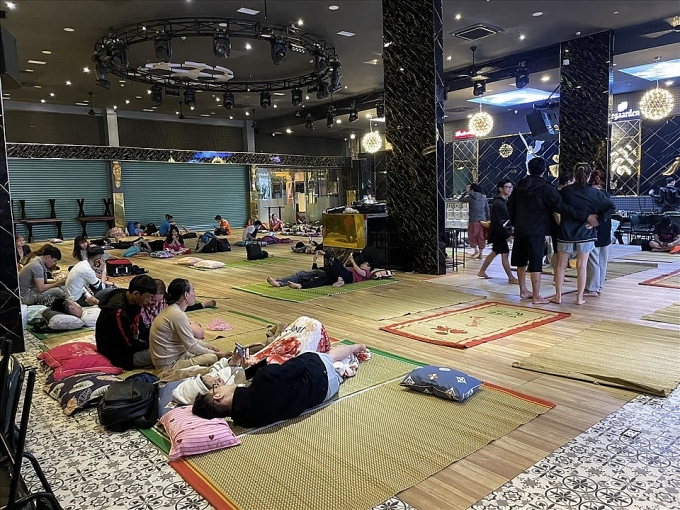 Tình người trong bão của người dân Đà Nẵng