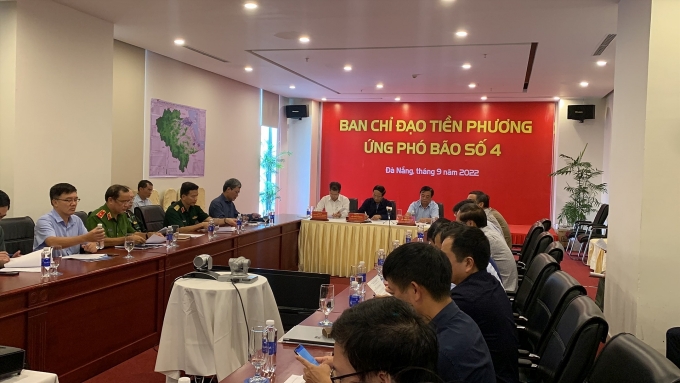 Huyện đảo Lý Sơn có hàng trăm nhà bị tốc mái do bão số 4 Noru, nhiều tàu cá bị chìm