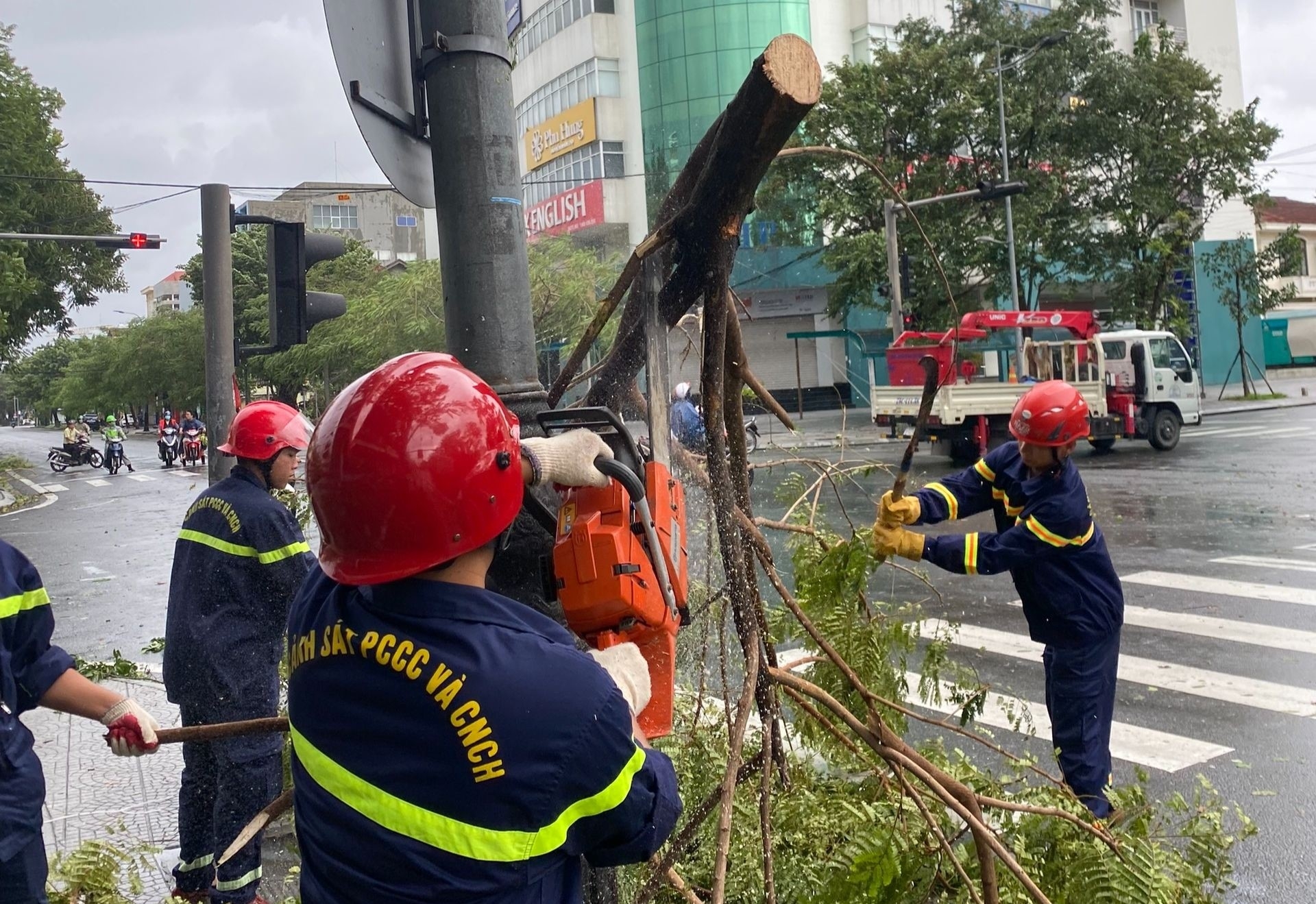 Bão Noru: Thừa Thiên Huế và Quảng Trị có 24 người bị thương, gần 600 ngôi nhà hư hại