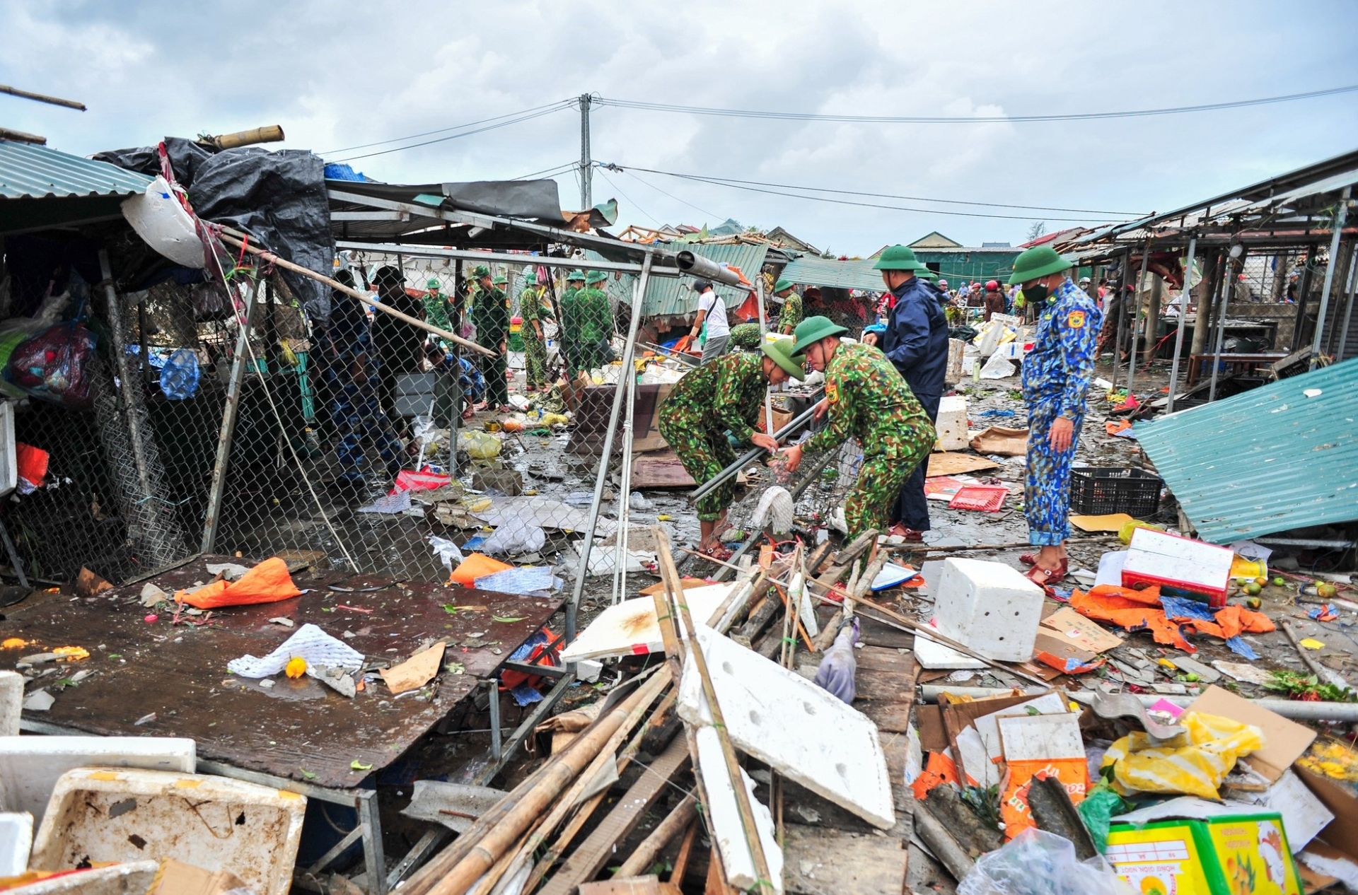 Bão Noru: Thừa Thiên Huế và Quảng Trị có 24 người bị thương, gần 600 ngôi nhà hư hại