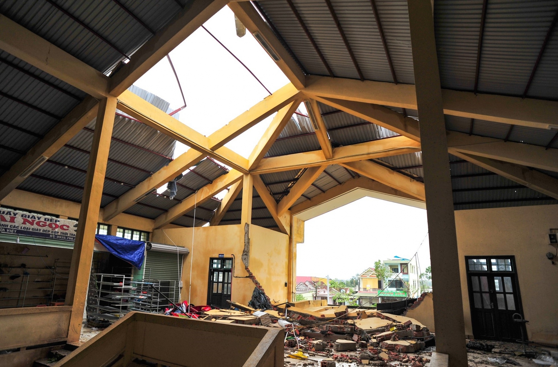 Bão Noru: Thừa Thiên Huế và Quảng Trị có 24 người bị thương, gần 600 ngôi nhà hư hại