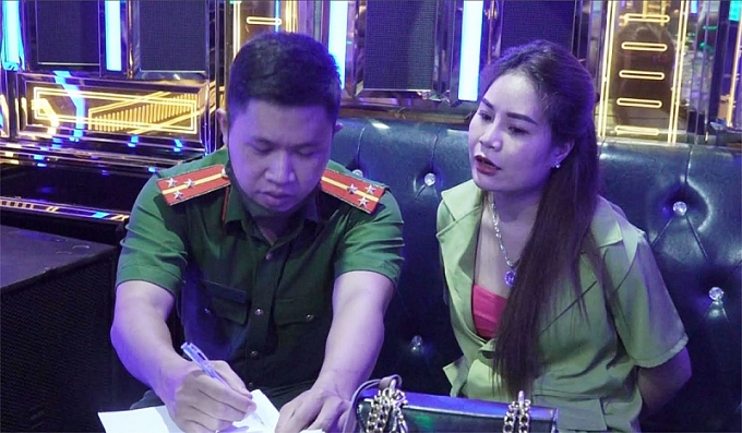 Đối tượng Nguyễn Thị Thơm khai nhận hành vi mua bán trái phép chất ma túy.