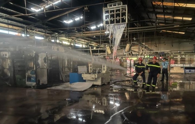 Vụ cháy công ty giày da ở Đồng Nai: Ngăn chặn cháy lan, bảo vệ hơn 2.300m2 xưởng