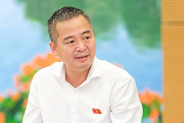 PGS Nguyễn Lân Hiếu tại Quốc hội. Ảnh: Media Quốc hội