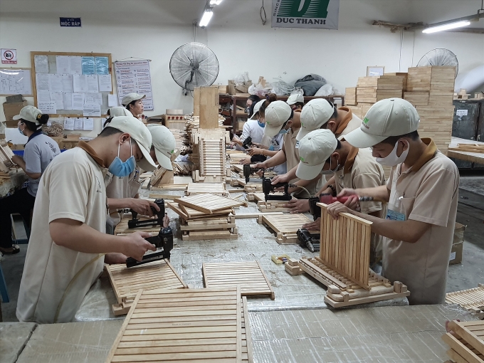 Tuyển dụng lao động dịp cuối năm: Thu hút bằng lương cao, thưởng hấp dẫn