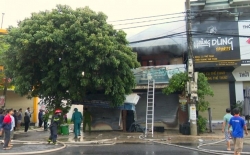 Cháy lớn tại cửa hàng tạp hóa ở Quảng Bình, 2 người thoát nạn