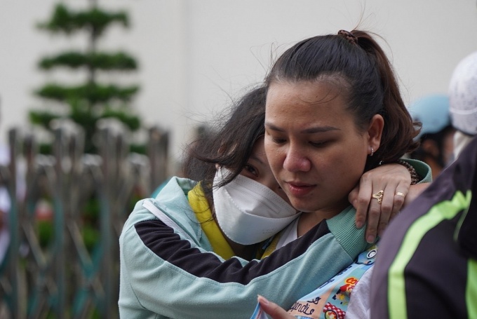 Mất việc cuối năm, người lao động nhận được bao nhiêu tiền trợ cấp?