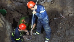 Vụ bé 10 tuổi rơi ống sâu 35m: Huy động mọi lực lượng, phương tiện cứu hộ