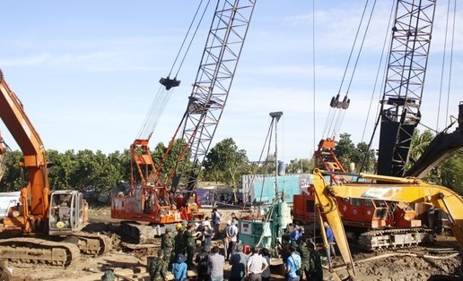 Vụ bé 10 tuổi rơi ống sâu 35m: Đã bước sang ngày thứ 10