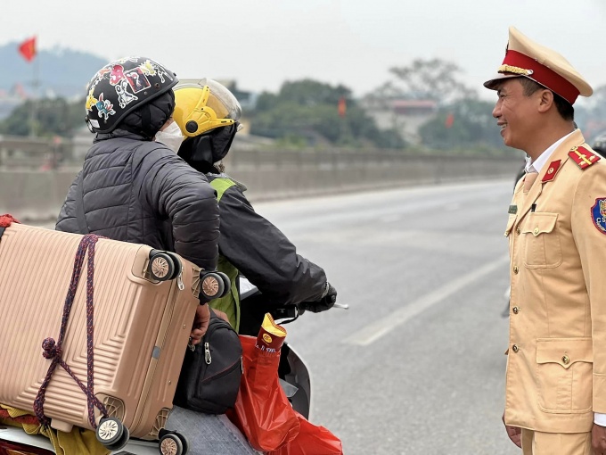 Các địa phương hỗ trợ người lao động trên đường về quê đón tết Nguyên đán