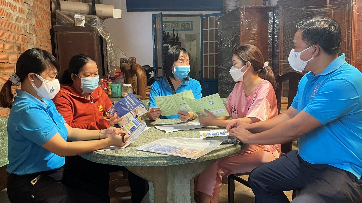 Bảo đảm an sinh xã hội toàn dân, toàn diện, không để ai bị bỏ lại phía sau