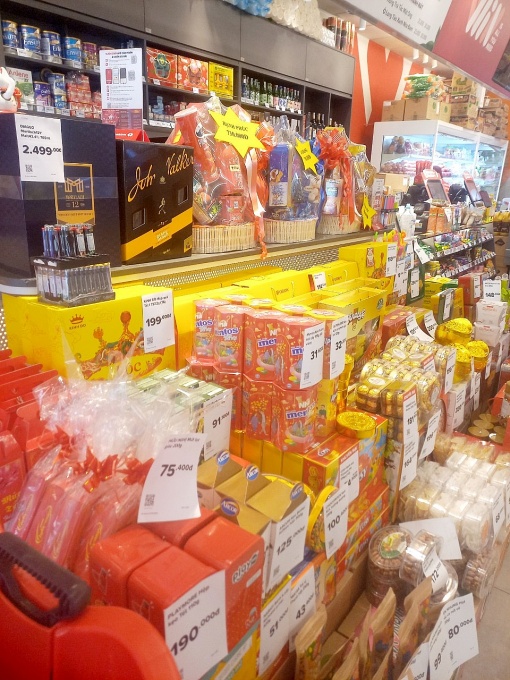 Tăng cường kiểm tra và tiêu dùng an toàn thực phẩm trong ngày Tết