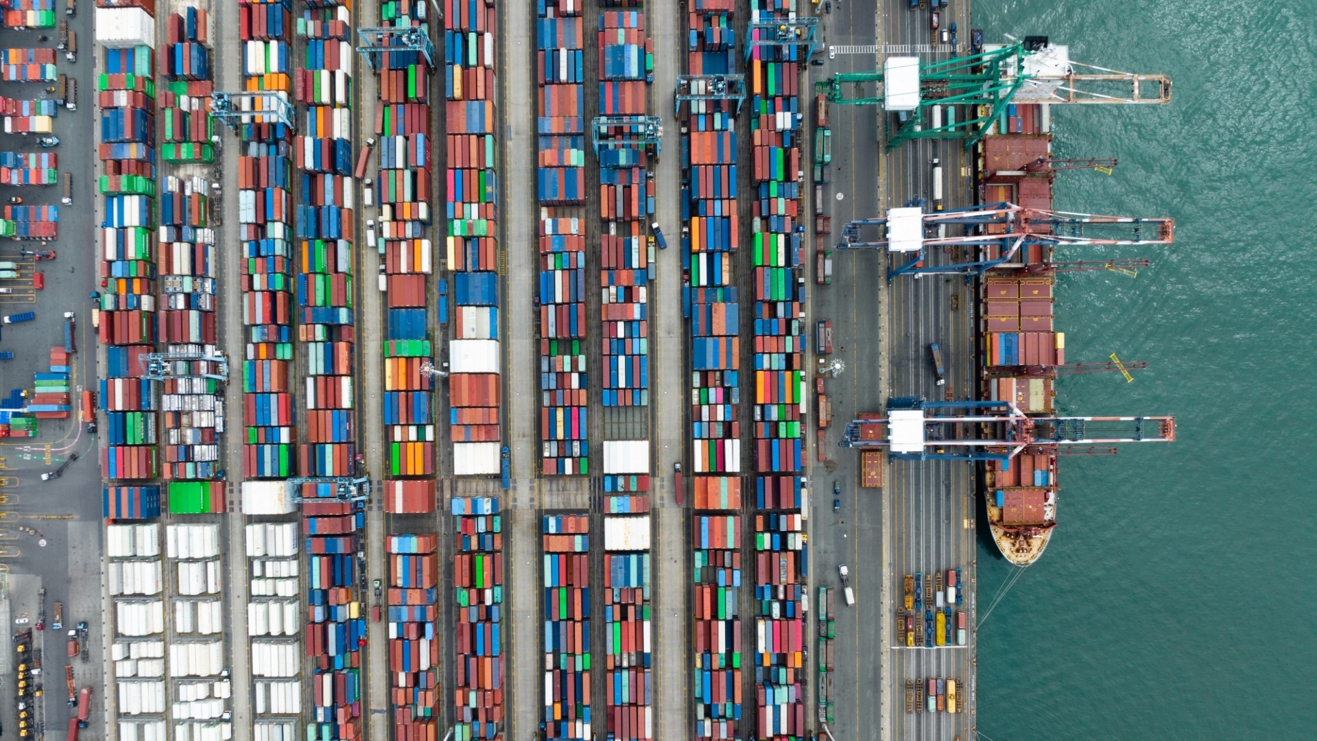 IMF nâng dự báo tăng trưởng kinh tế toàn cầu nhưng cảnh báo về nhiều mối nguy