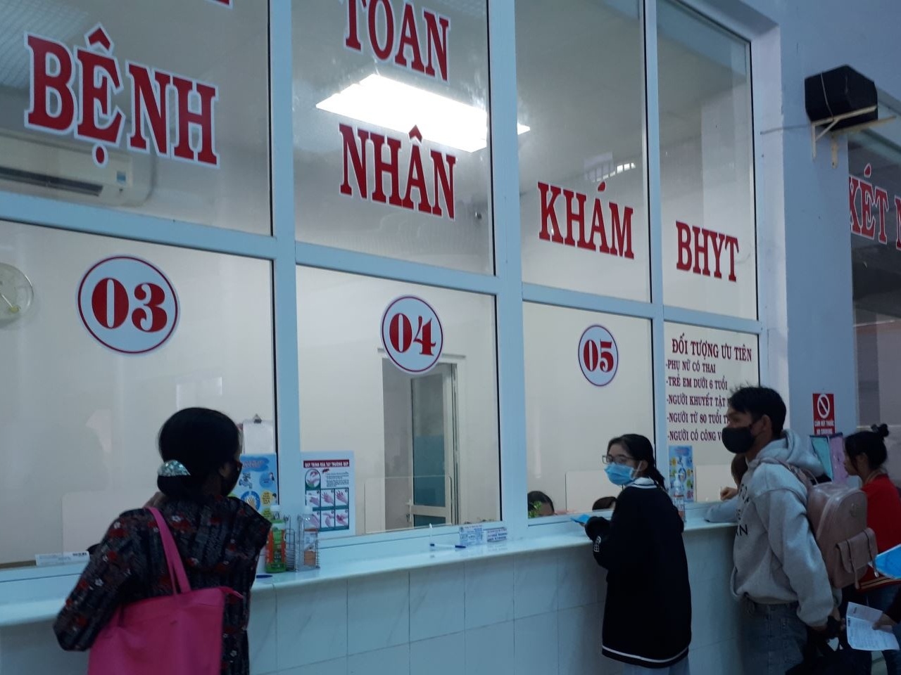 Thủ tục khám, chữa bệnh bằng bảo hiểm y tế năm 2023