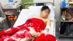 Bác sĩ thông tin về sức khỏe nam sinh bị 2 chó dữ tấn công khi đang đi đường