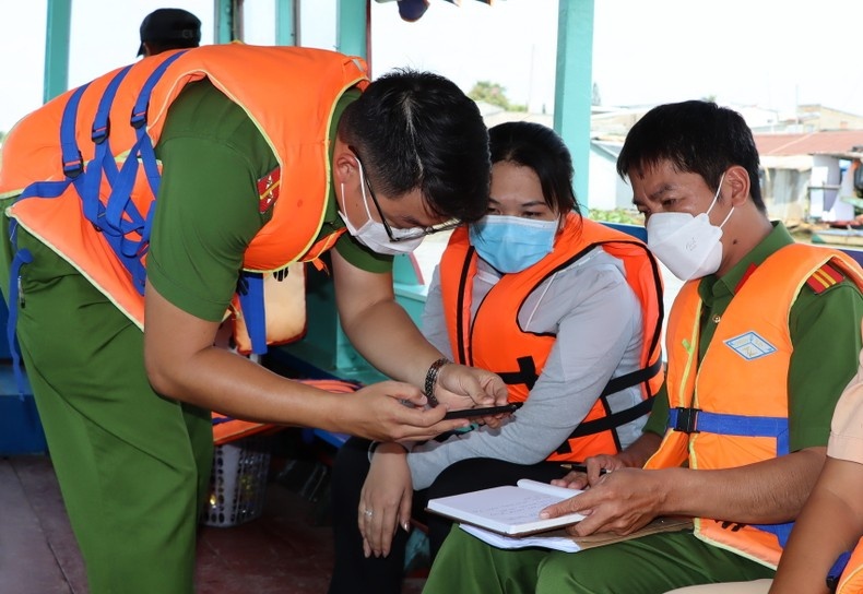 Khởi tố vụ án lật thuyền trên sông Đồng Nai khiến một phụ nữ tử vong