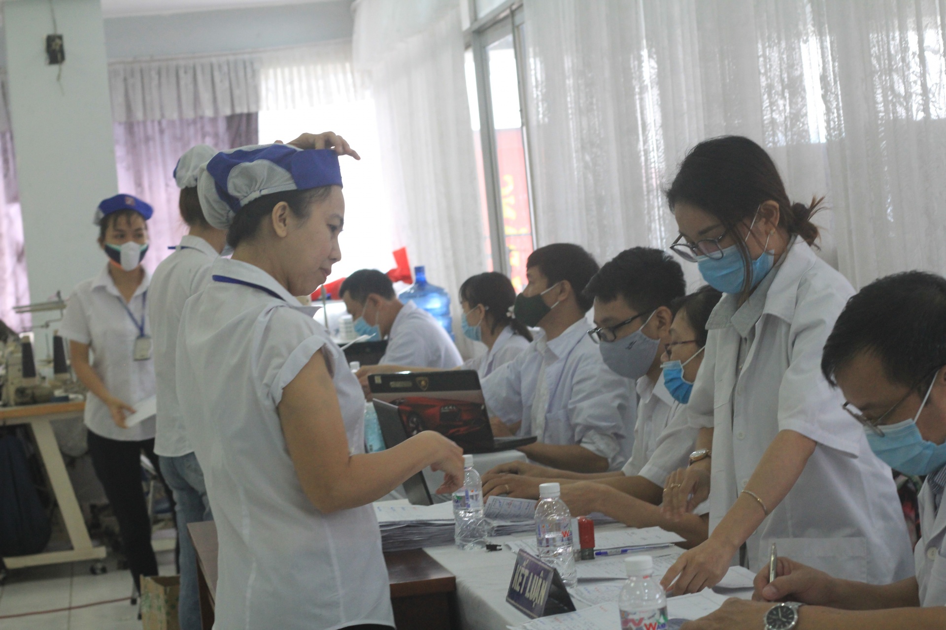 Công đoàn tích cực hỗ trợ giảm thiểu, phòng tránh bệnh nghề nghiệp cho người lao động