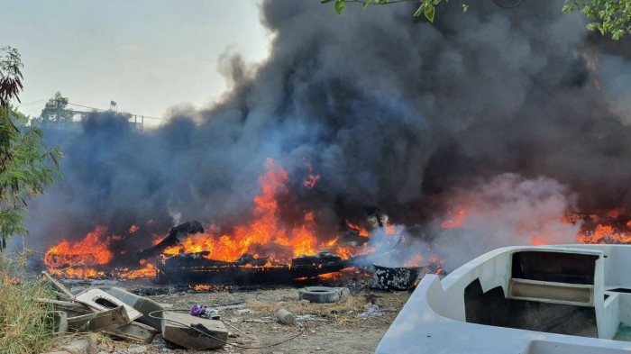 Cháy lớn ven sông Sài Gòn, thiêu rụi hàng chục ca nô