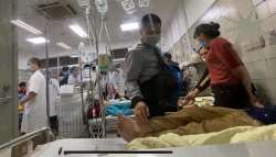 Hơn 50 học sinh tiểu học bị ngộ độc sau chuyến dã ngoại đã ăn gì?