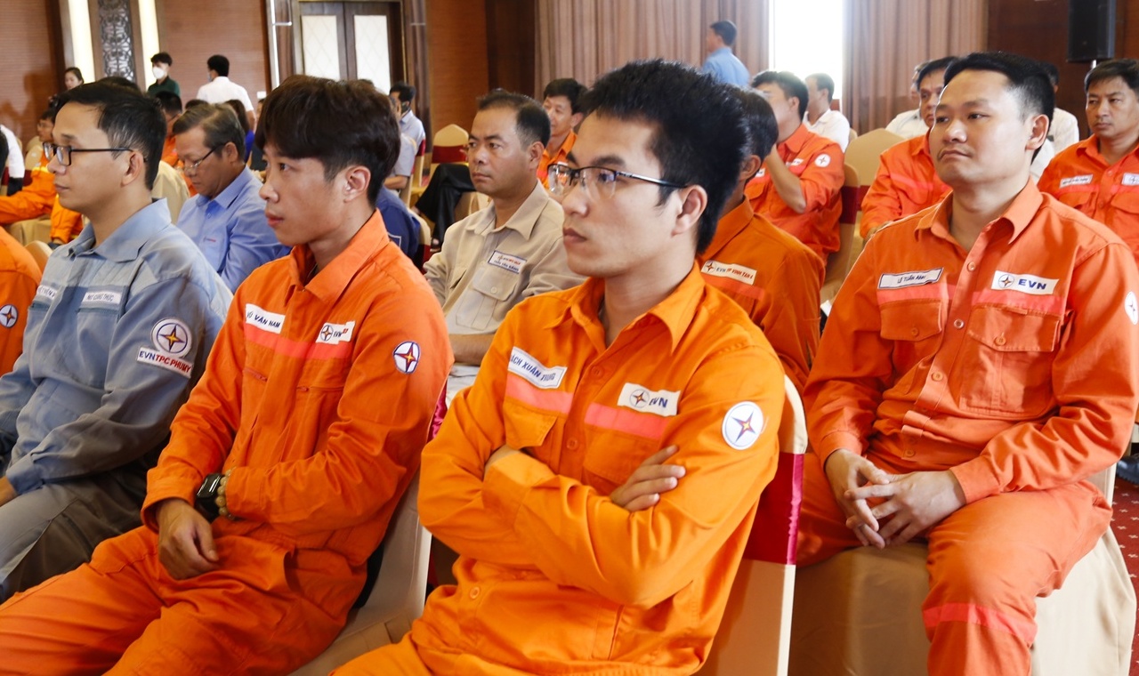 Kinh nghiệm về phát huy vai trò của an toàn vệ sinh viên trong ngành Điện