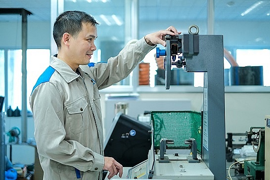 Hiểu về mã CR trên mũ bảo hiểm cho người đi mô tô, xe máy