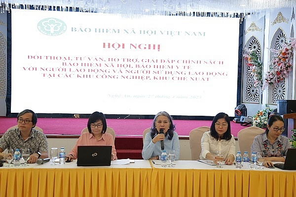 BHXH Việt Nam đối thoại với người lao động tại tỉnh Nghệ An