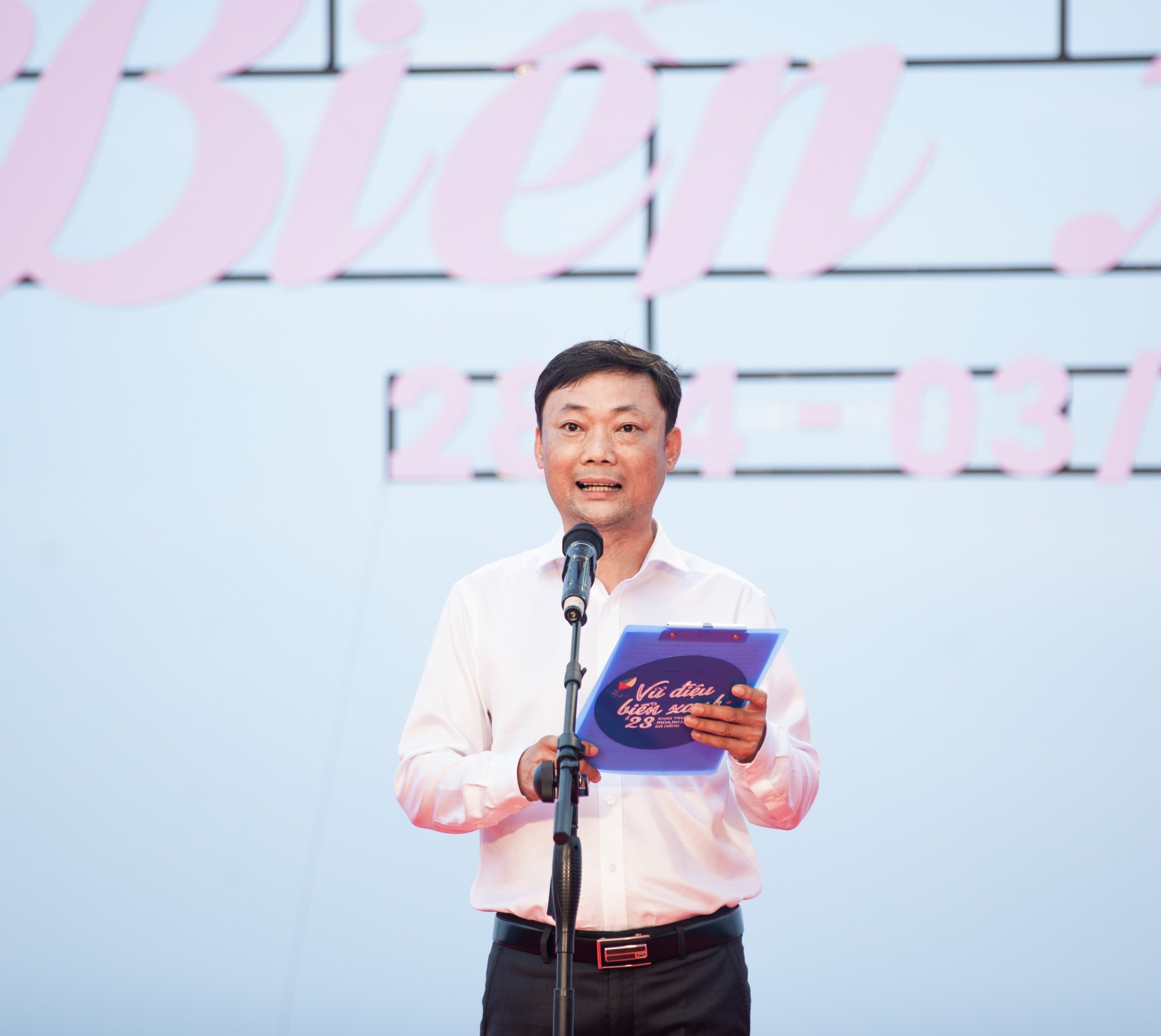 ông Nguyễn Đức Vũ, Trưởng Ban Quản lý bán đảo Sơn Trà và các bãi biển du lịch Đà Nẵng cho biết, việc đảm bảo an toàn được đặt lên hàng đầu. Ảnh: PHAN NGUYÊN